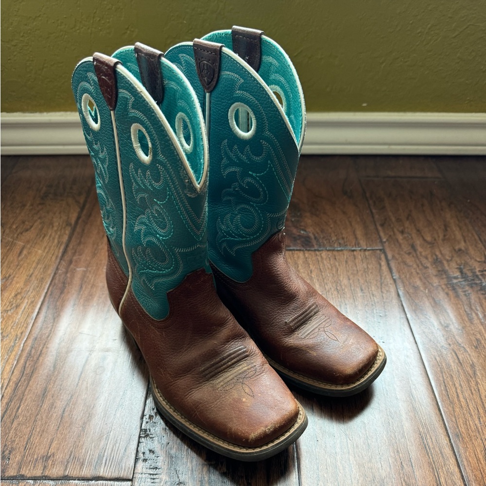 Ariat Kids Leather Cowboy Boots Great Condition